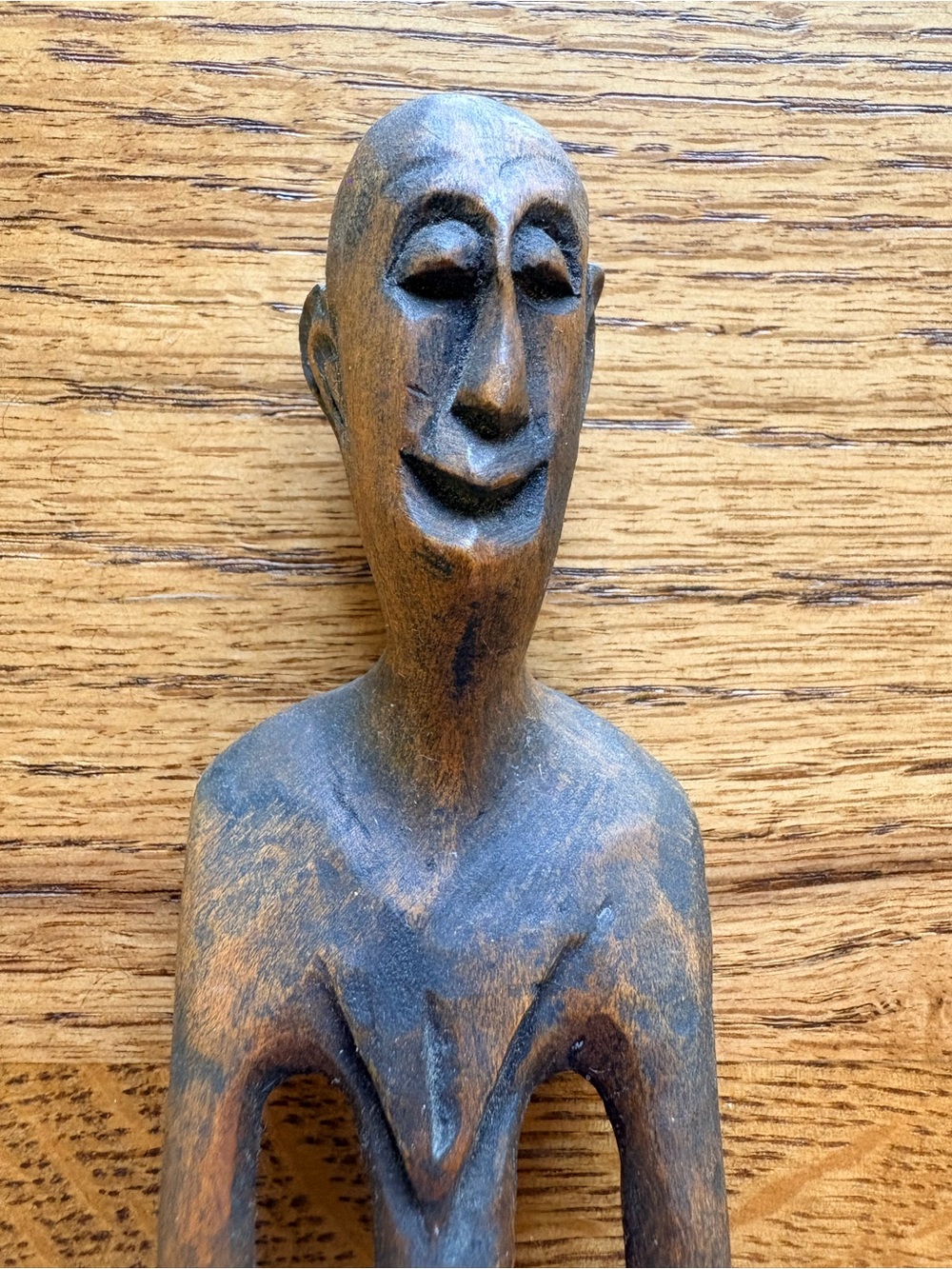 W. African? Lightweight 13” Hand-Carved Wooden Figurine Sculpture in Dark Brown - Picture 6 of 10
